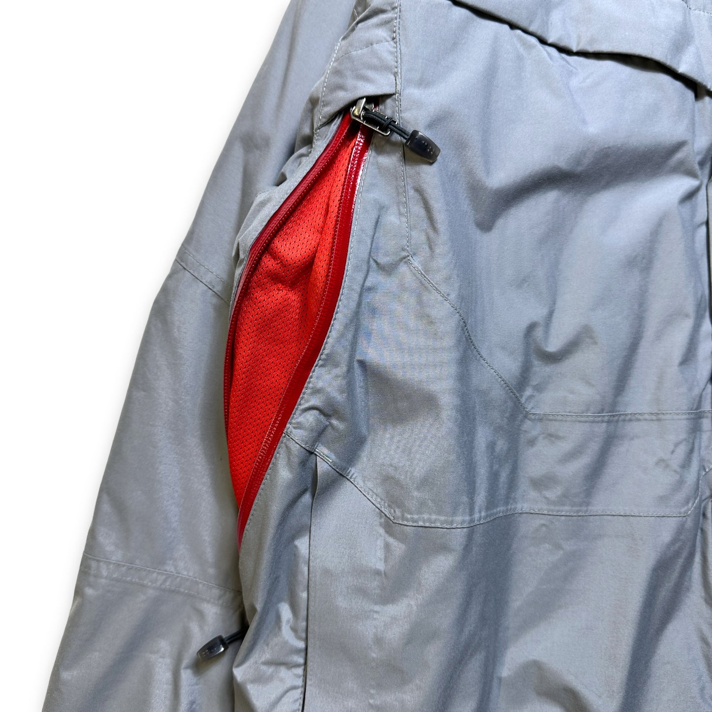 Early 2000's Nike ACG Grey/Red Ventilation Padded Jacket - Large / Extra Large