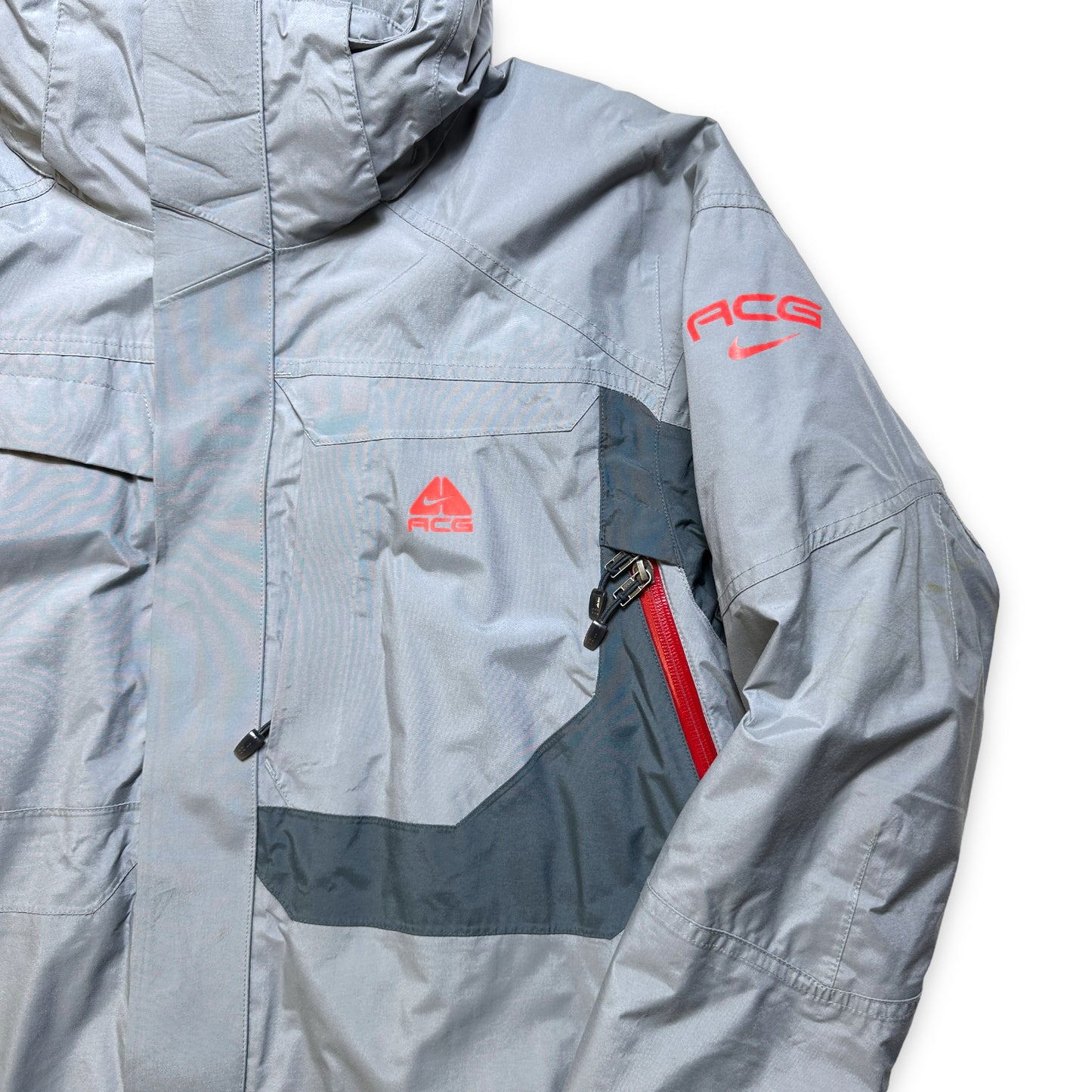Early 2000's Nike ACG Grey/Red Ventilation Padded Jacket - Large / Extra Large