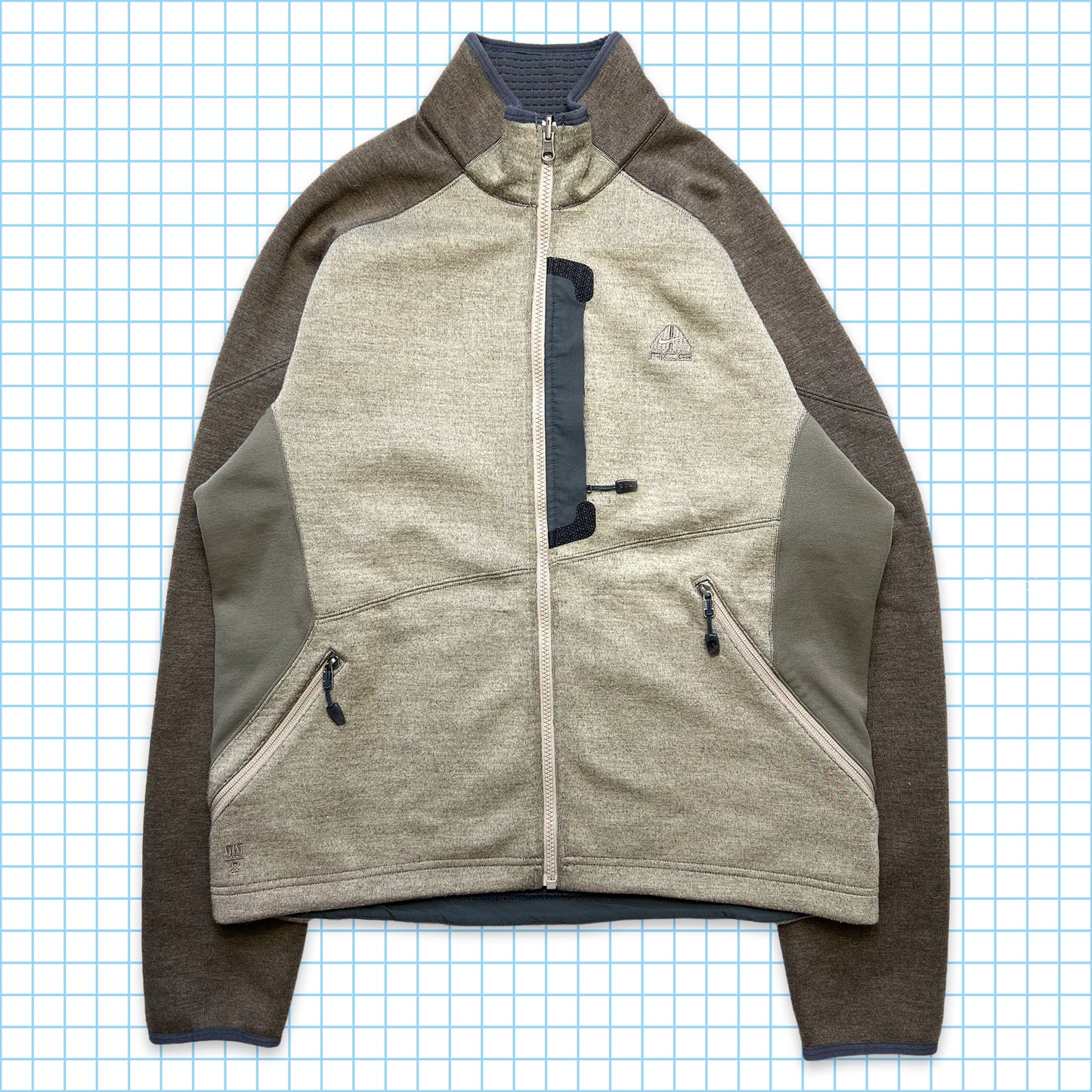 Nike ACG Asymmetric Pocket Jacket - Medium / Large
