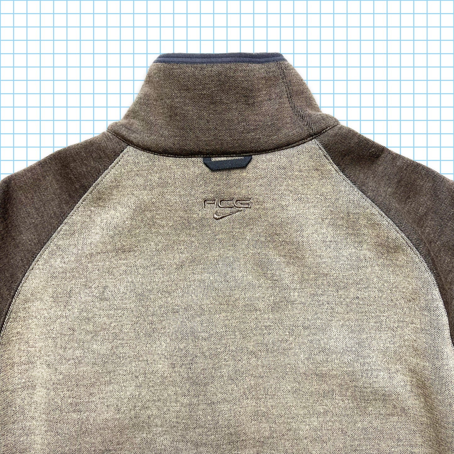 Nike ACG Asymmetric Pocket Jacket - Medium / Large