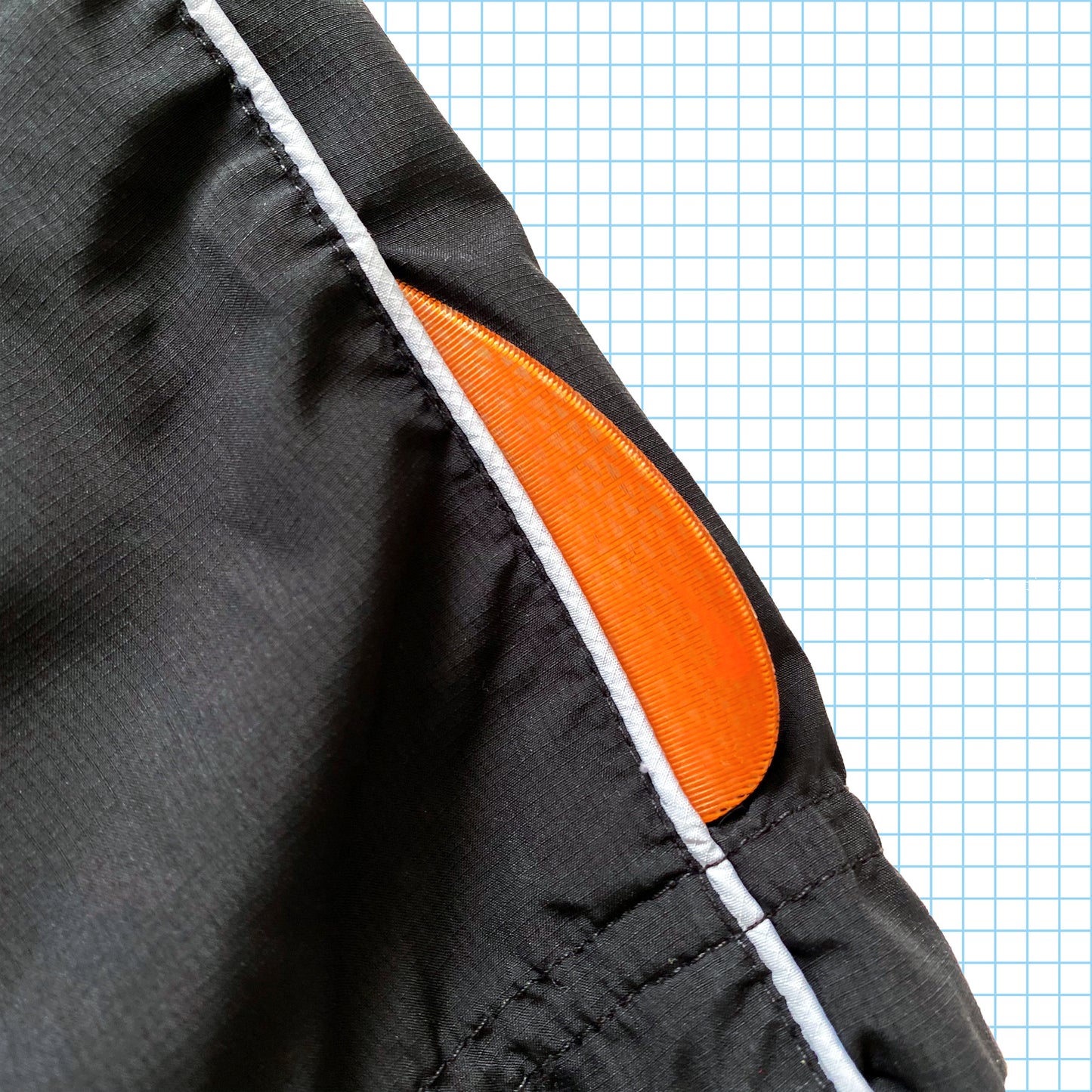 Vintage Nike Shox Shorts - 34/36” Waist