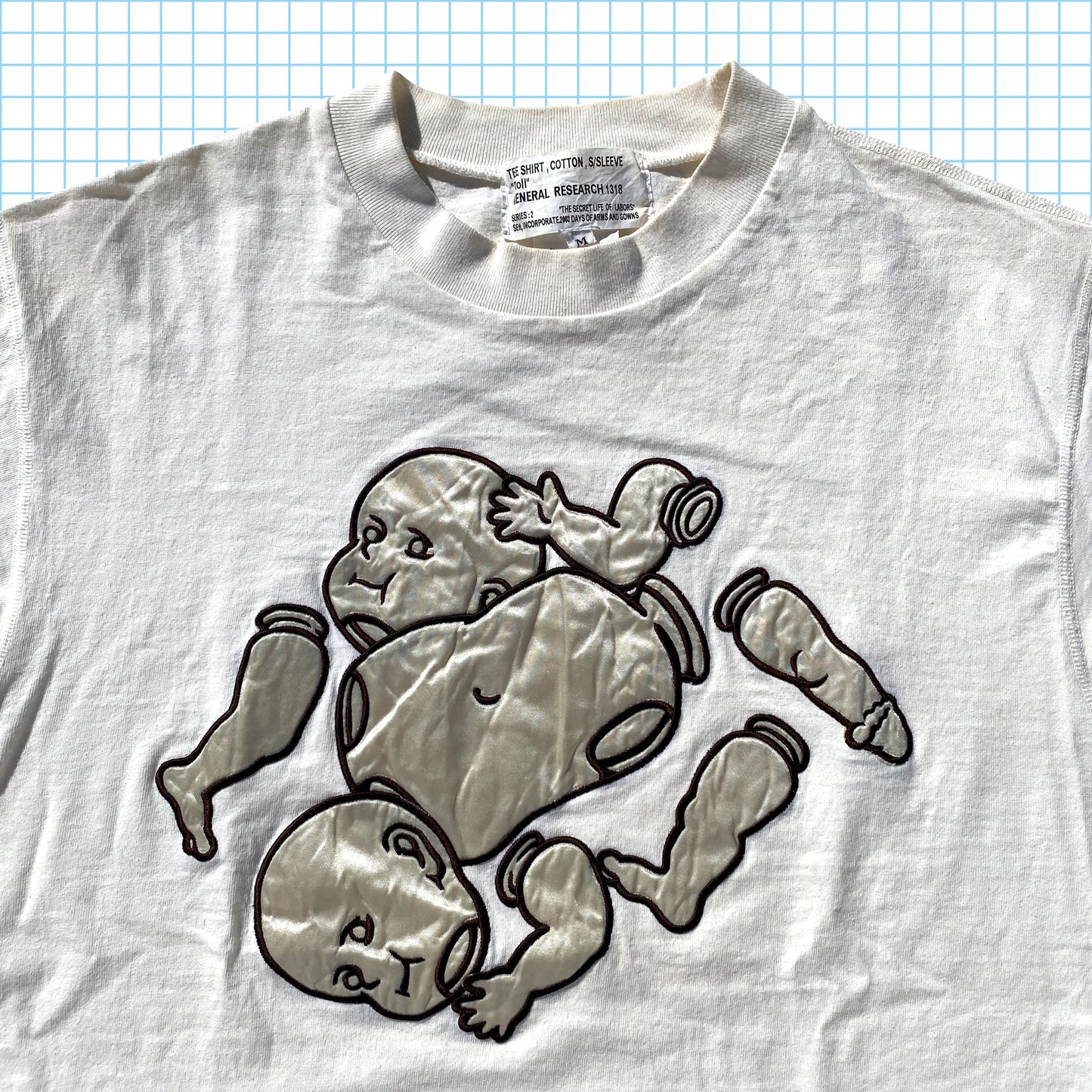 Tee-shirt de poupée de recherche générale