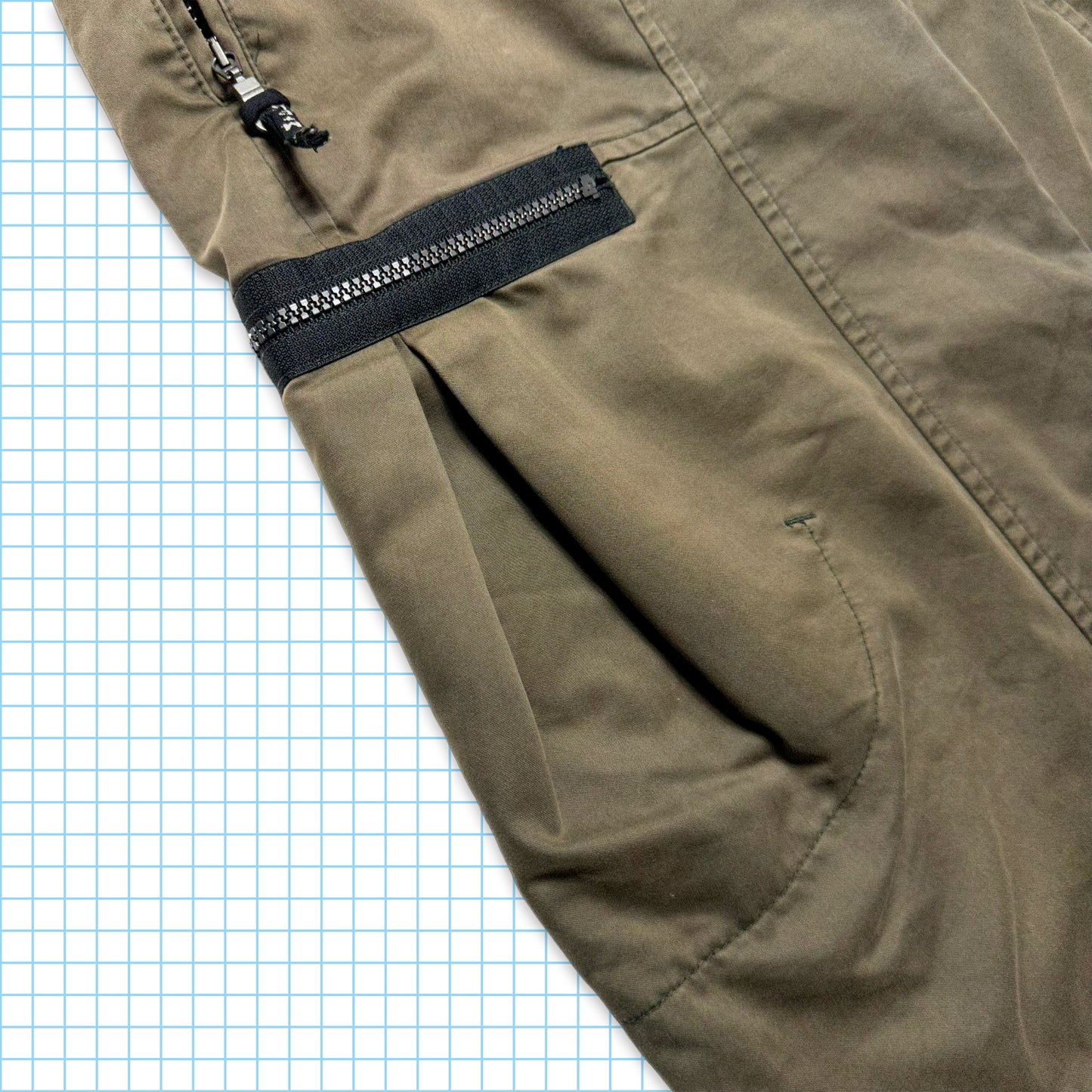 Marithé+François Girbaud Pantalon cargo à panneaux incurvés - Taille 34"