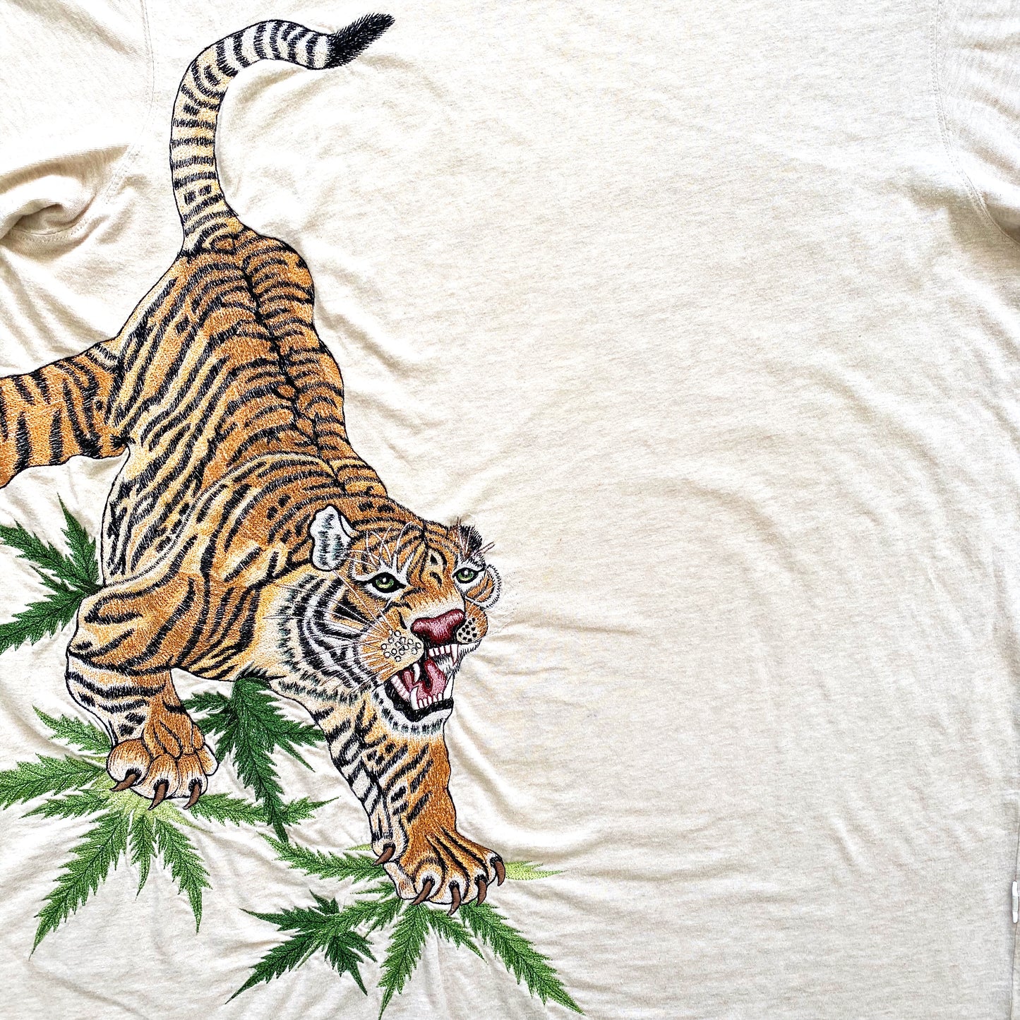 Tee-shirt brodé Tigre Maharishi - Moyen / Grand