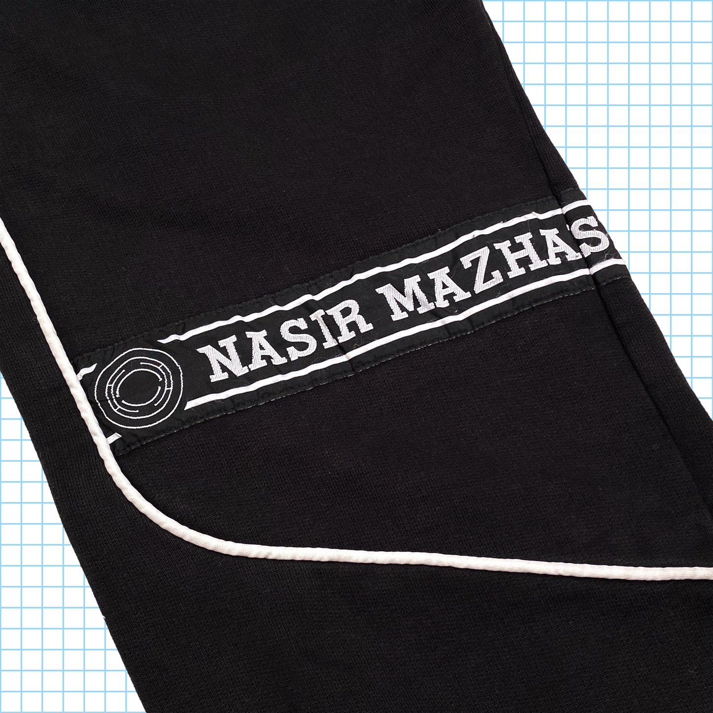 Bas utilitaire Nasir Mazhar