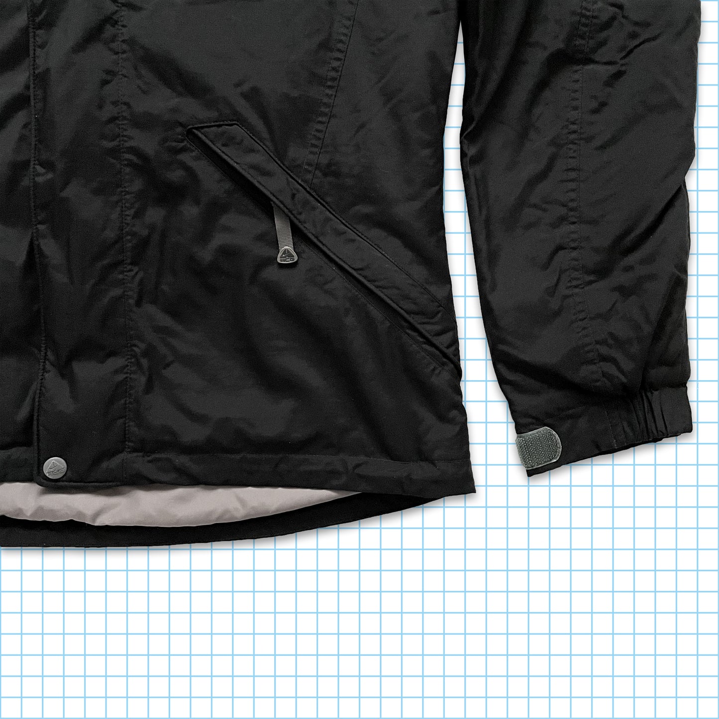 Vintage Nike ACG Storm-Fit Black Padded Jacket - Medium / Large