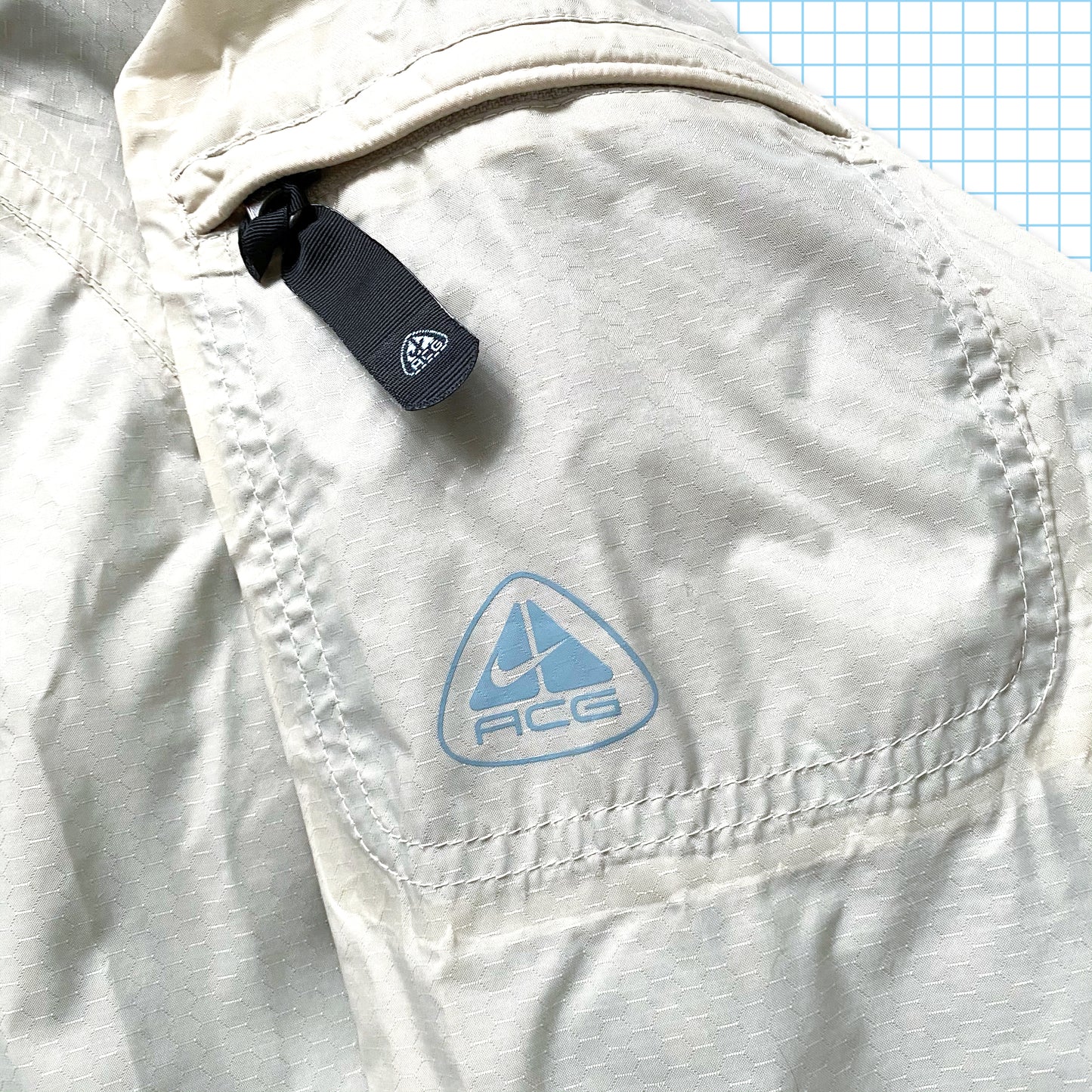 ヴィンテージ ナイキ ACG オフホワイト/ダブブルー リップ ストップ パッド入りジャケット - M