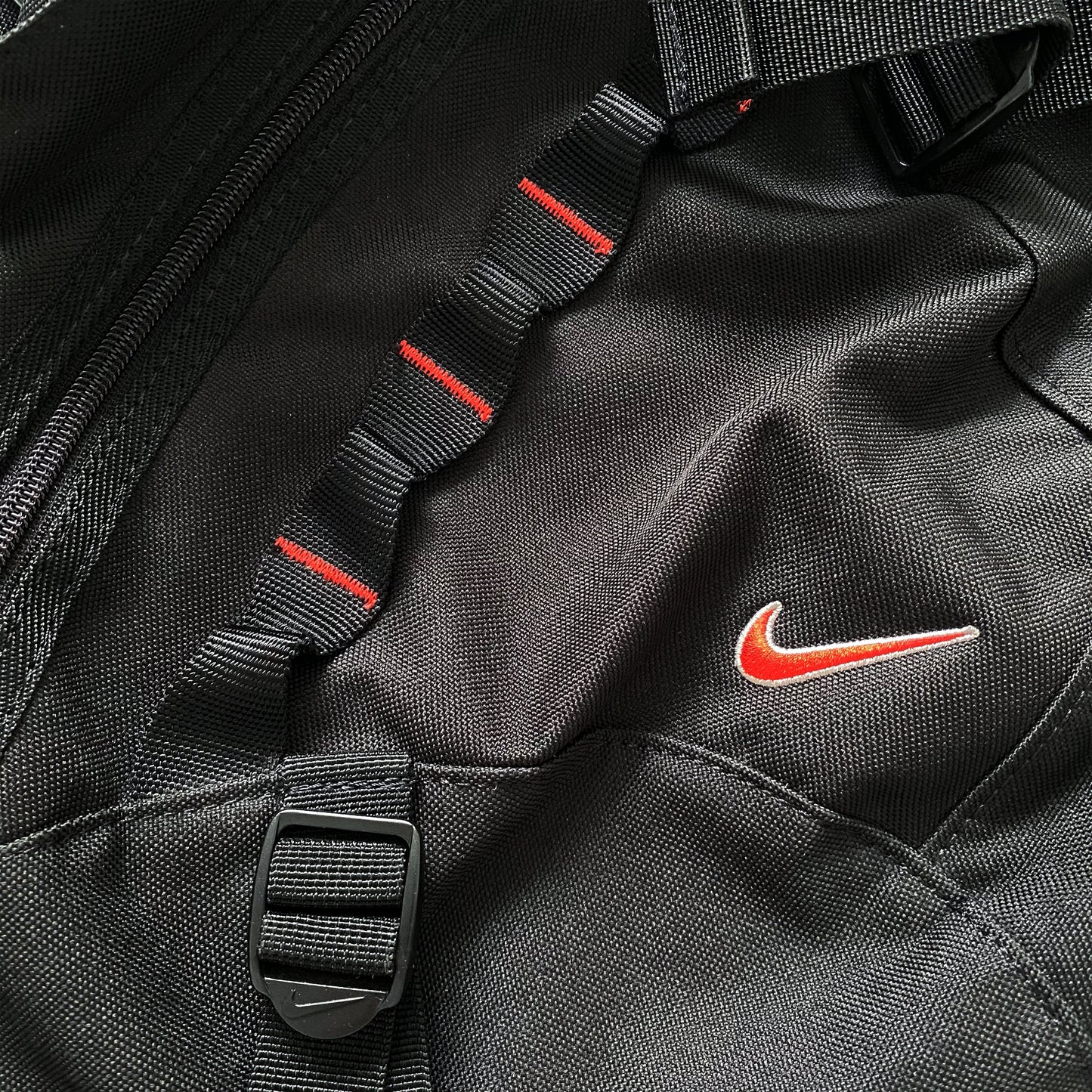 vintage Nike Technique Noir/Rouge Tri-Harness Cross Body Bag