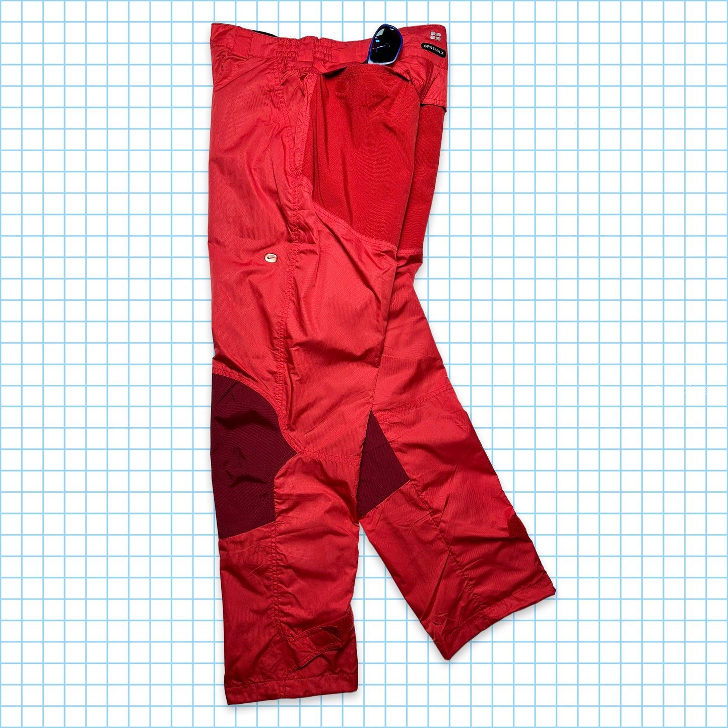 Nike SPRTSDLX Pantalon de survêtement à panneaux rouges - Taille 32-36"