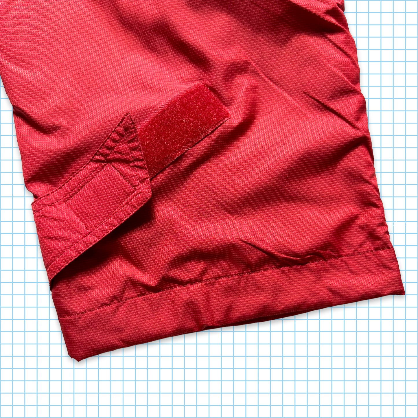 Nike SPRTSDLX Pantalon de survêtement à panneaux rouges - Taille 32-36"