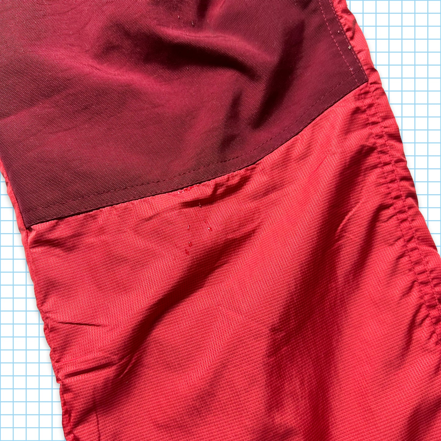 Nike SPRTSDLX Pantalon de survêtement à panneaux rouges - Taille 32-36"