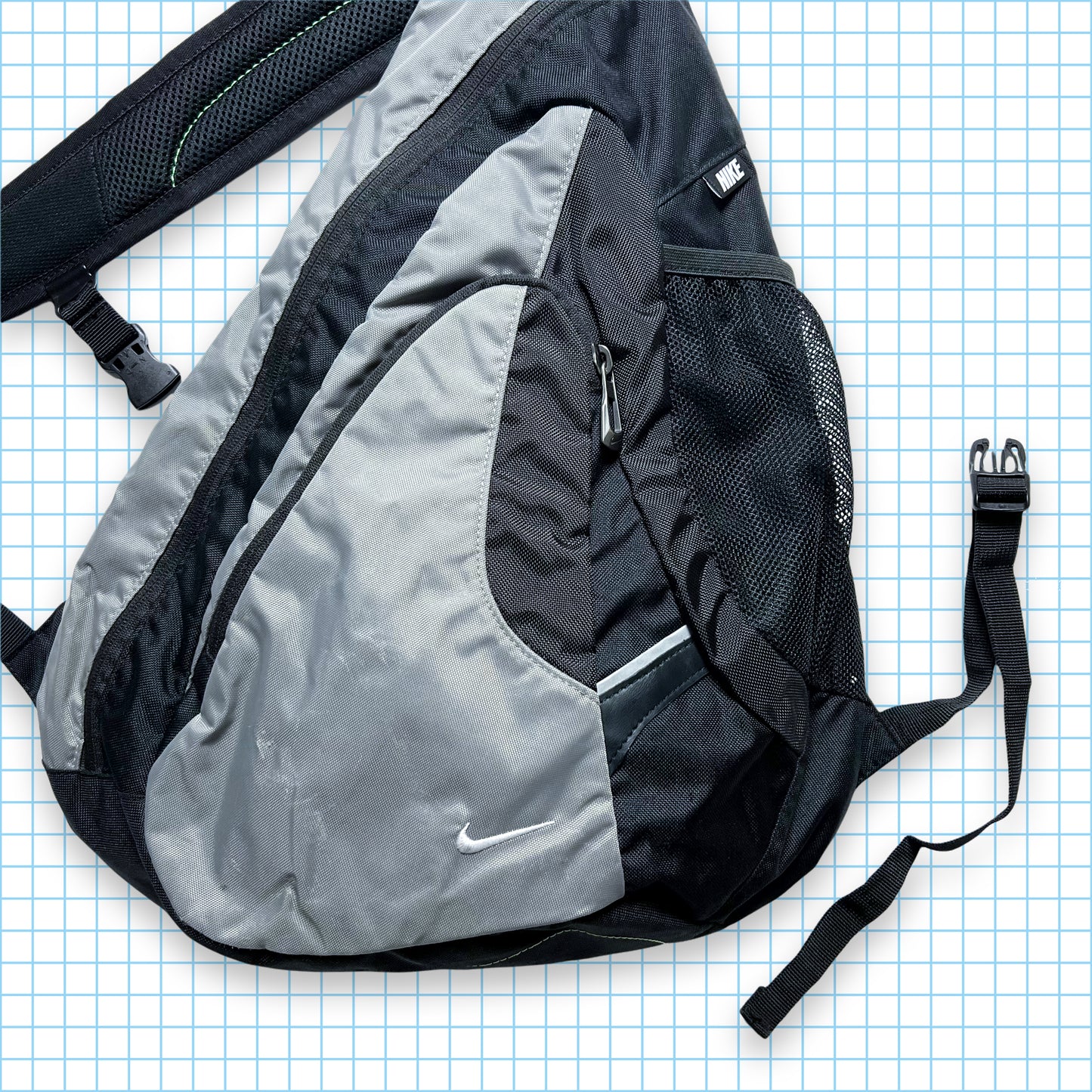 Vintage Nike Grey/Black Tri-Harness Bag