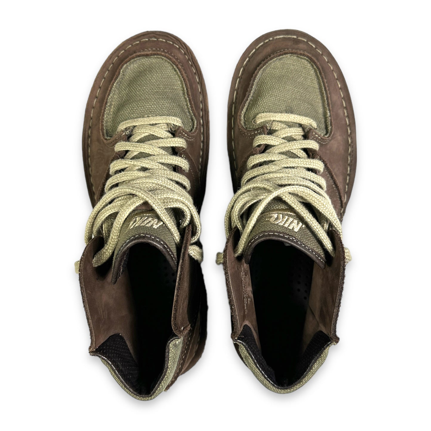 2005 Nike Considered ' BB' Mid Everyday Shoe - UK8 / US9 / EU42