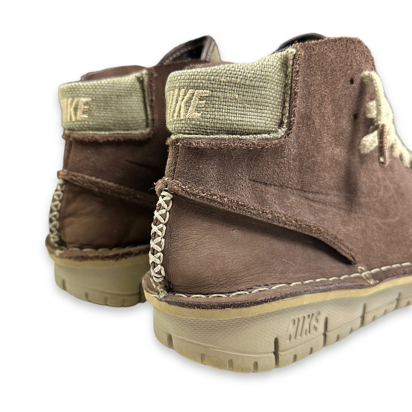 2005 Nike Considered ' BB' Mid Everyday Shoe - UK8 / US9 / EU42