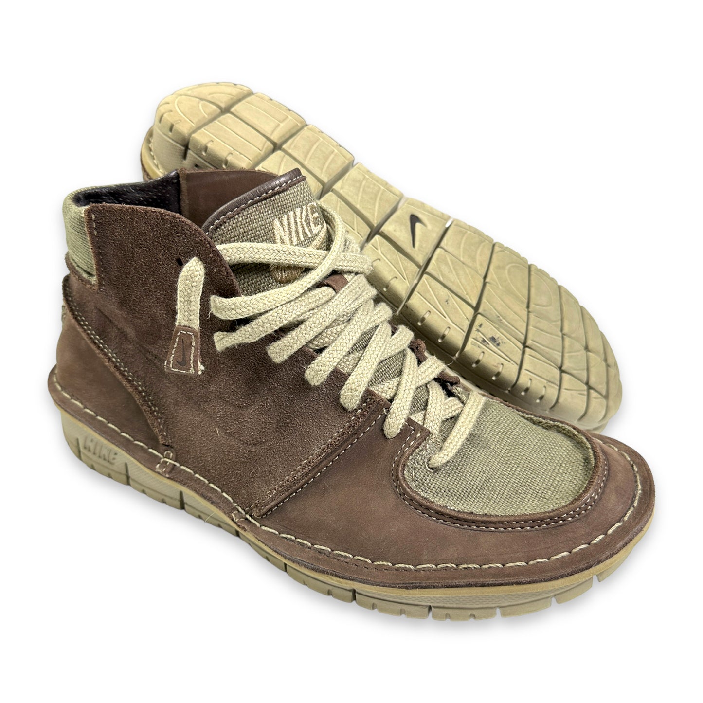 2005 Nike Considered ' BB' Mid Everyday Shoe - UK8 / US9 / EU42