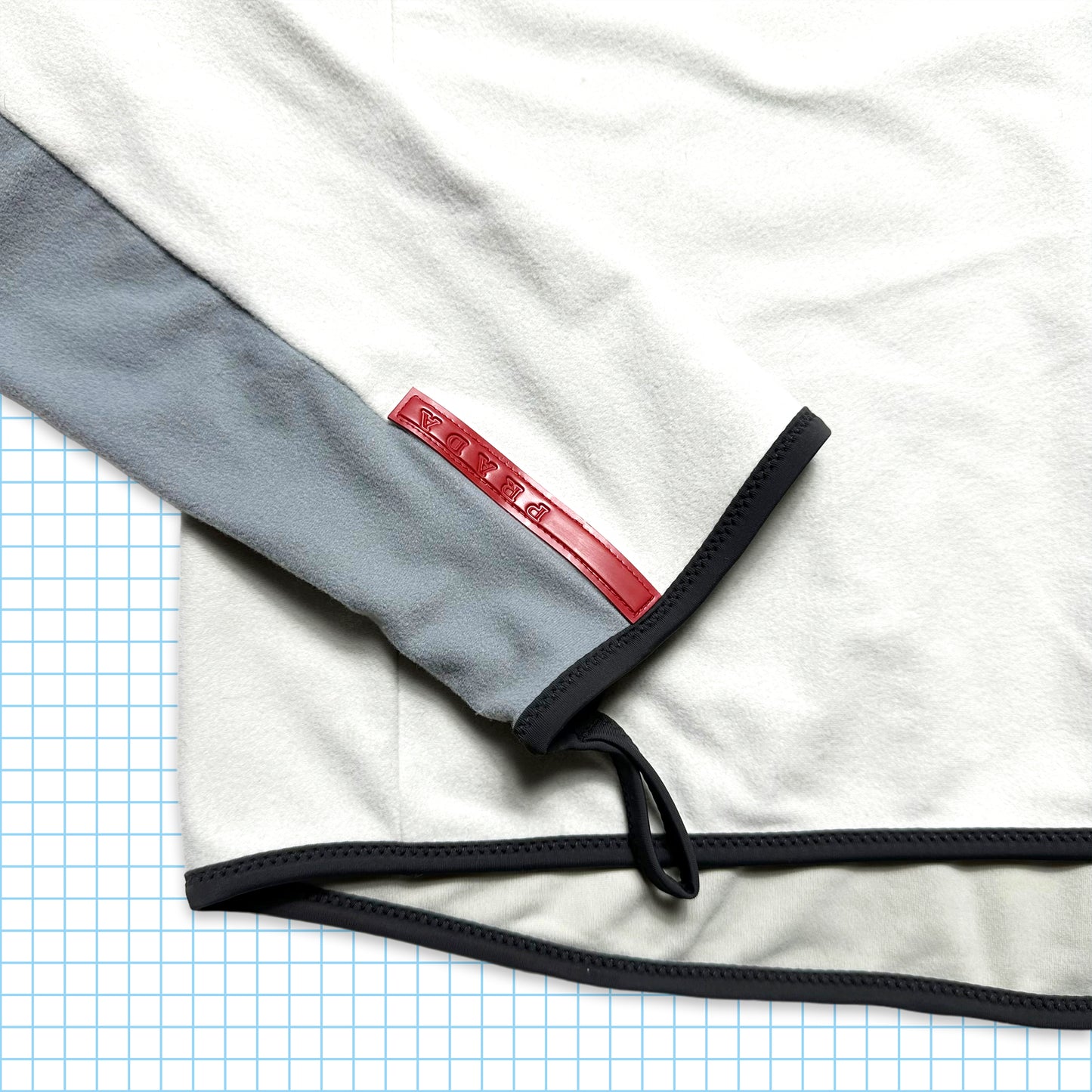 Haut de survêtement à manches longues et panneaux à demi-zip Prada Sport - Petit