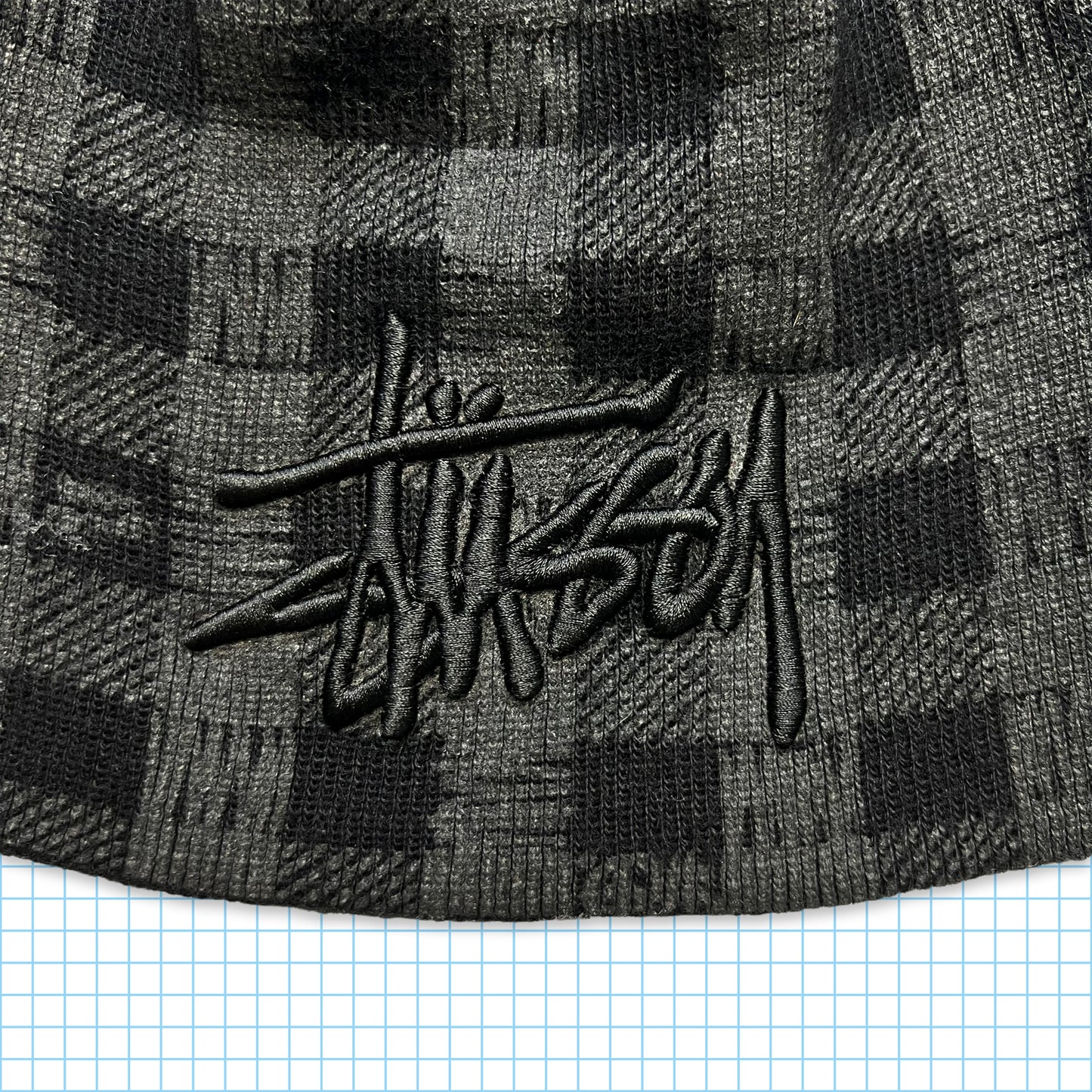 Bonnet Stüssy Script