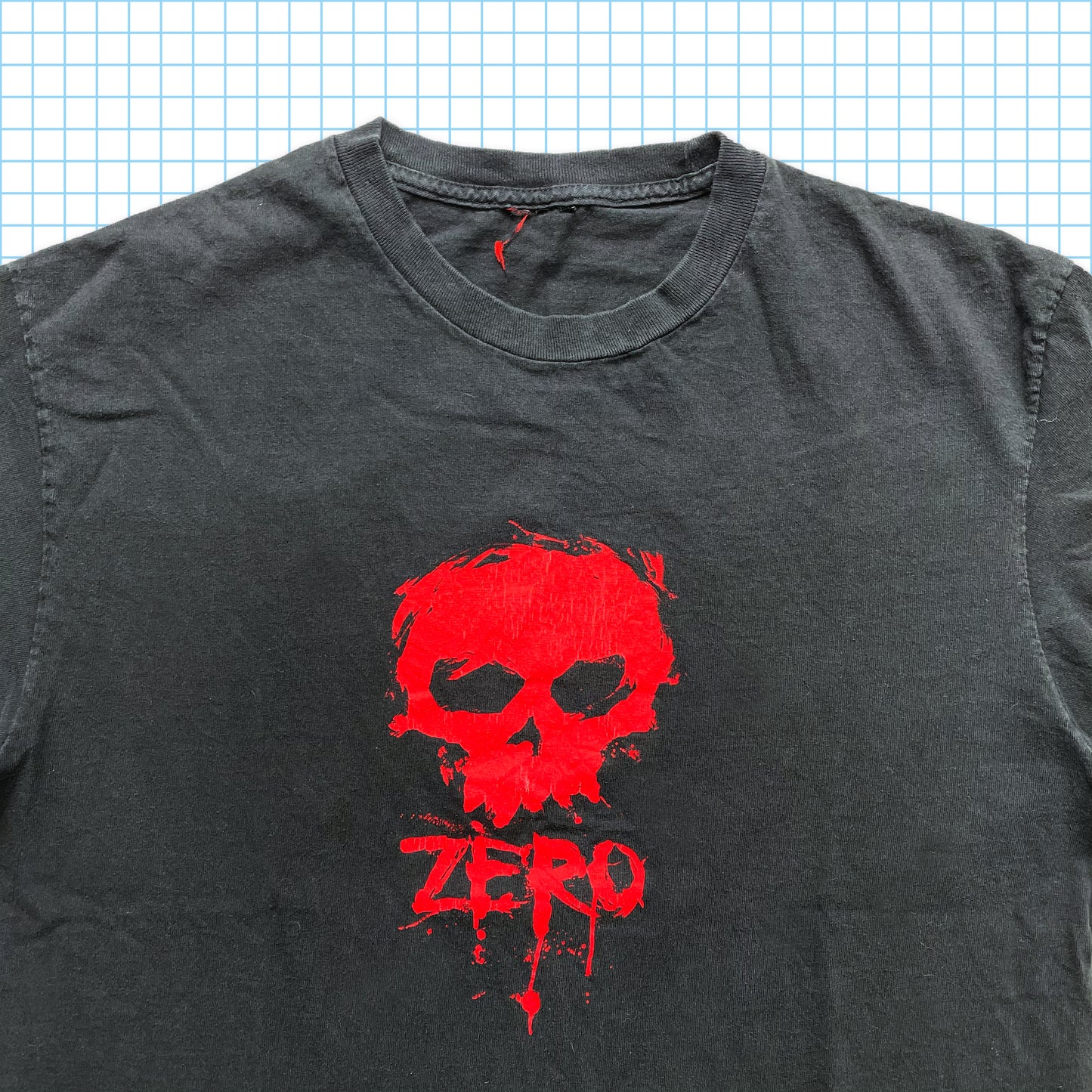 Vintage Zero Red Skull Graphic Tee - Large
