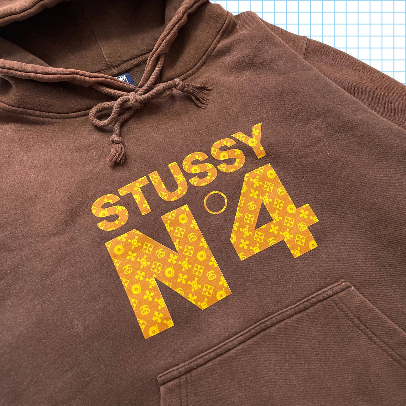 vintage Stüssy Skull & Crossbones Monogram Brown Hoodie - Moyen / Grand