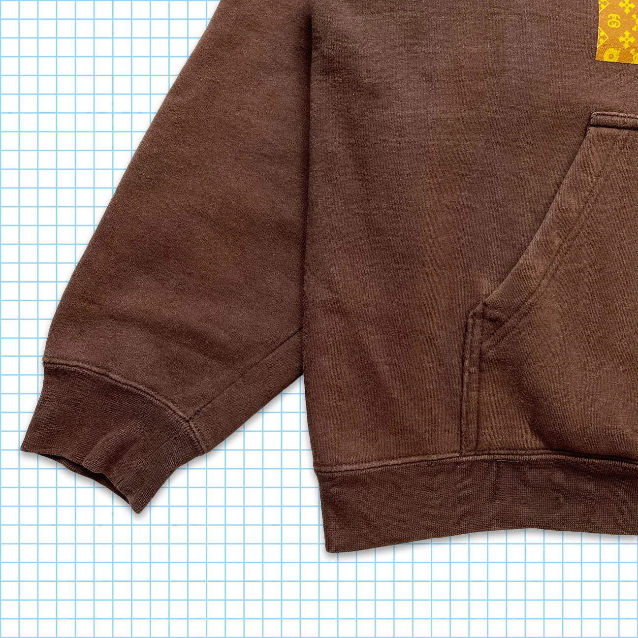 vintage Stüssy Skull & Crossbones Monogram Brown Hoodie - Moyen / Grand