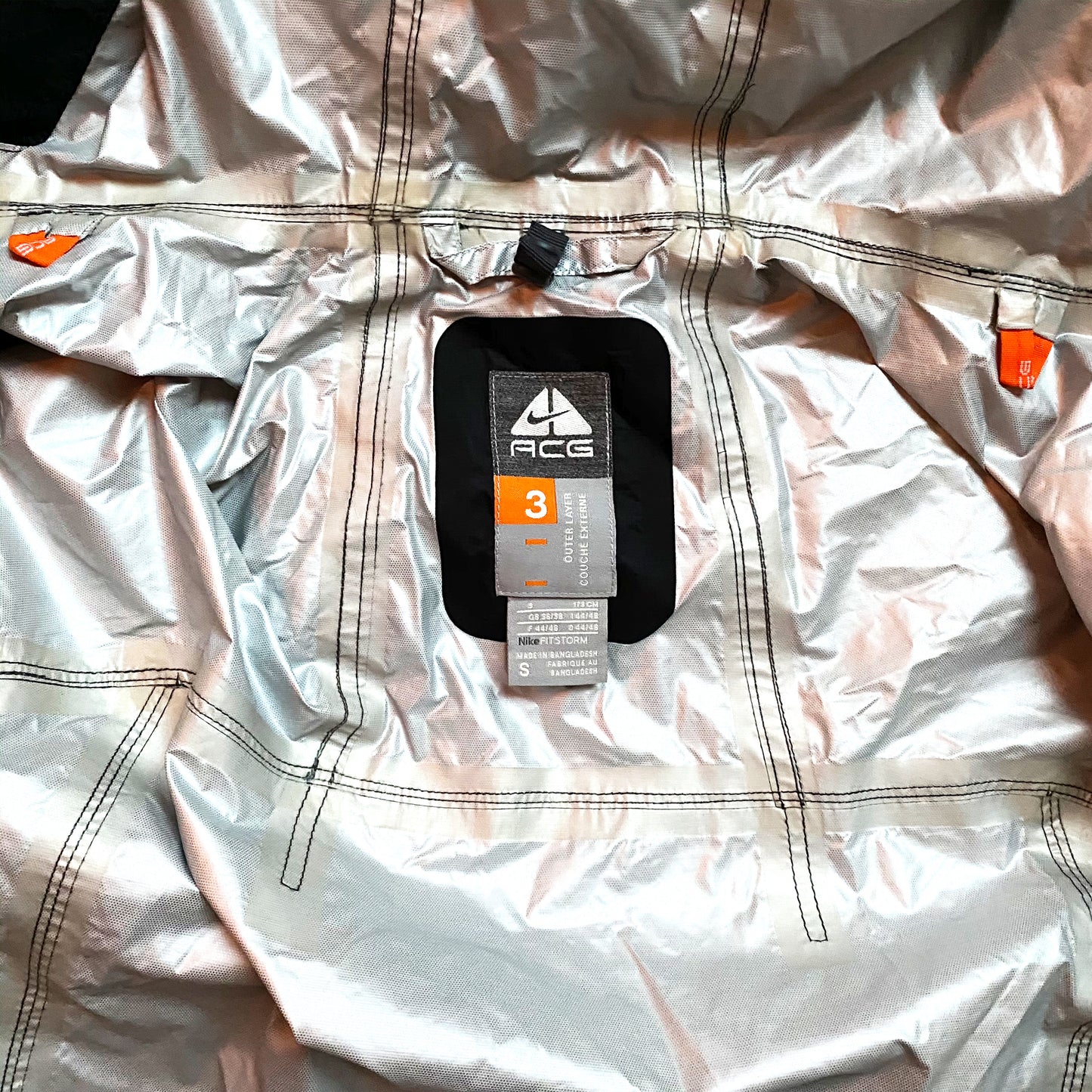 Vintage Nike ACG Taped Seams Waterproof Shell - Medium