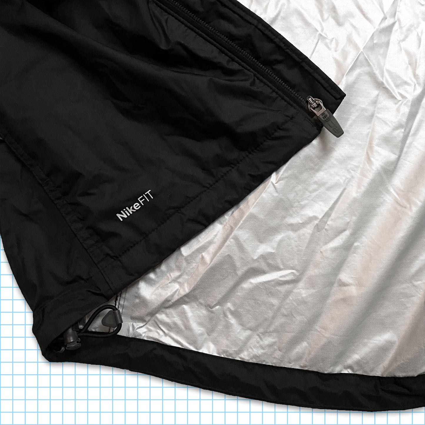Vintage Nike ACG Taped Seams Waterproof Shell - Medium