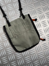 Carica l&#39;immagine nel visualizzatore di Gallery, Early 2000’s Nike ACG Mini Side Bag/Wallet