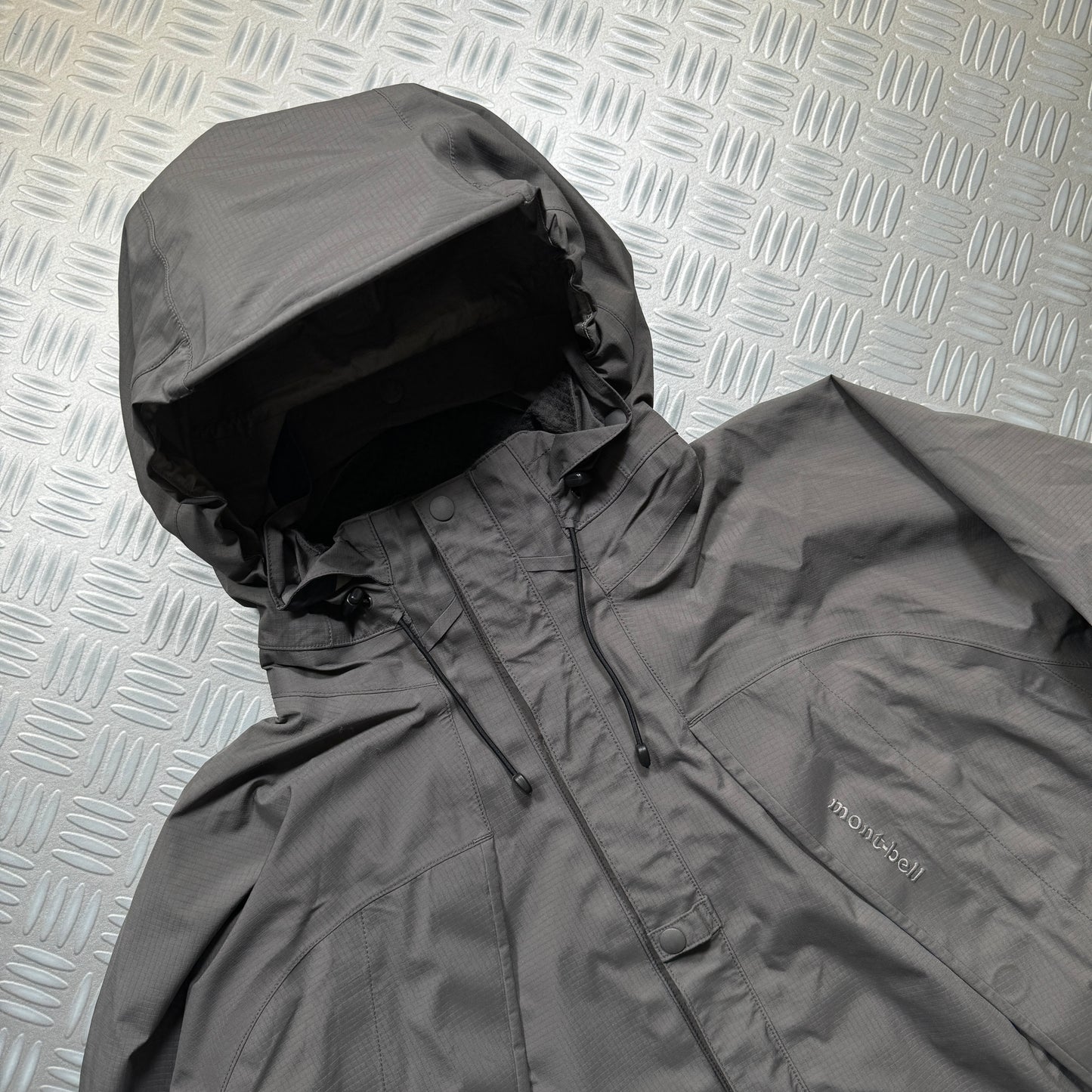 Early 2000’s Montbell Grey Magnetic Pocket Shell Jacket - Medium / Large
