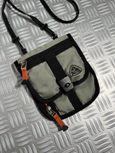 Load image into Gallery viewer, Early 2000’s Nike ACG Mini Side Bag/Wallet