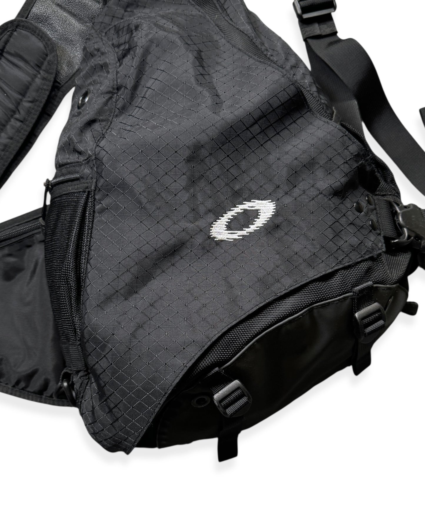 Early 2000's Oakley Jet Black Sandbag Sling
