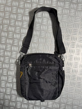 Carica l&#39;immagine nel visualizzatore di Gallery, Early 2000’s Oakley Software Cross Body Side Bag