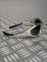 Load image into Gallery viewer, Oakley Silver Racing Jacket Sunglasses