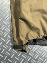 画像をギャラリービューアに読み込む, Arc’teryx Leaf Gen2 Khaki Gore-Tex Shell Jacket - Medium