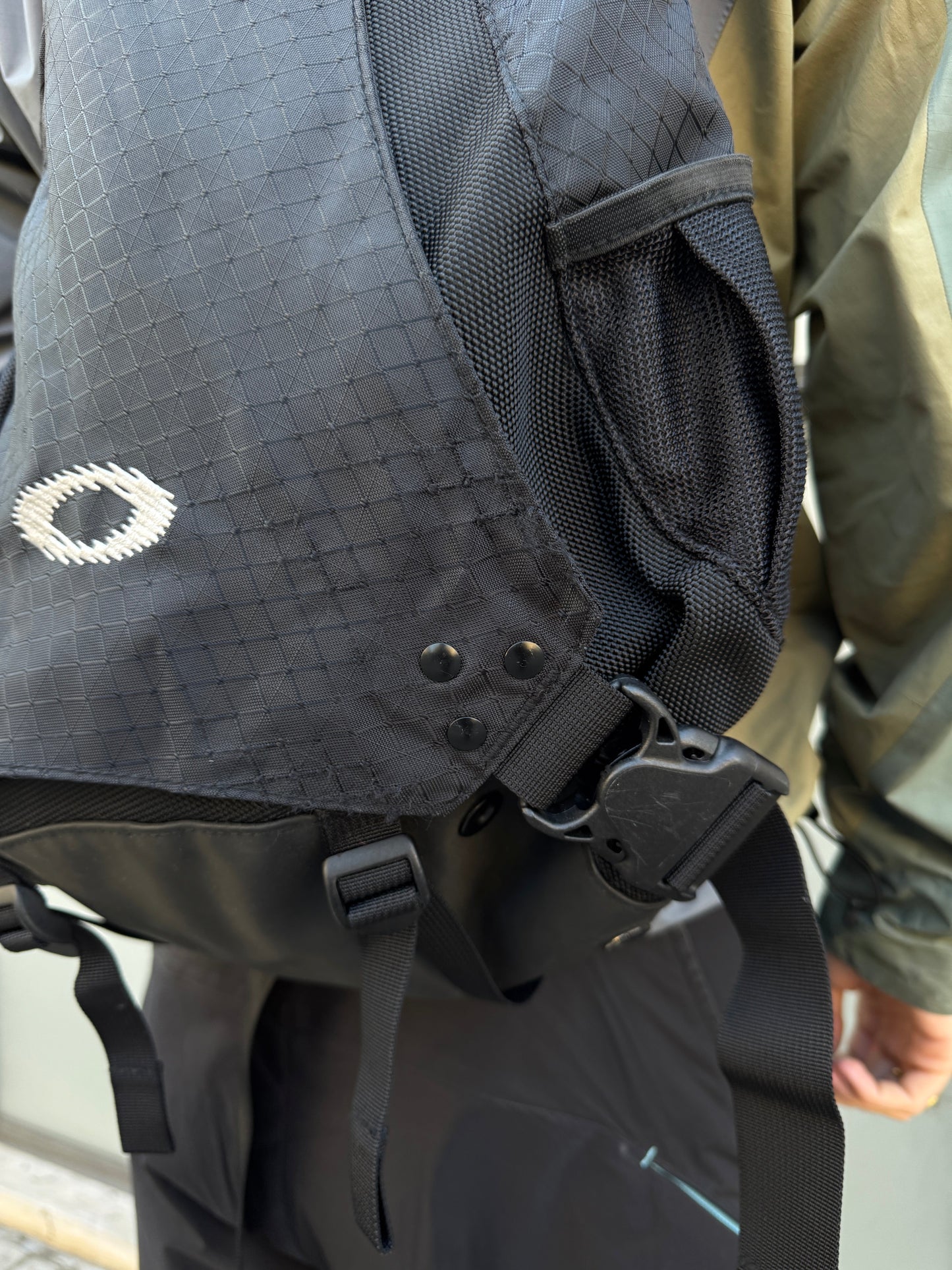 Early 2000's Oakley Jet Black Sandbag Sling