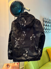 Charger l&#39;image dans la galerie, Prada Mainline Reversible Camo/Flowers Print Nylon Jacket - Medium