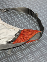 Carica l&#39;immagine nel visualizzatore di Gallery, Early 2000&#39;s Prada Sport Orange / Ivory Mesh Cross Body Sling Bag