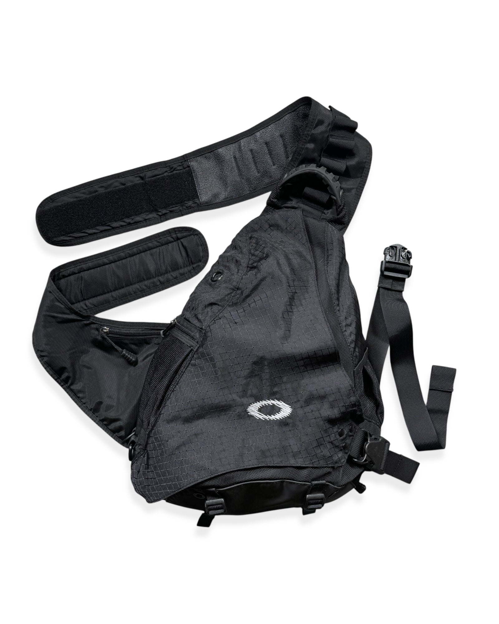バッグ 2000's Oakley Jet Black Sandbag Sling Early 2000's Oakley Jet Black Sandbag Sling – Holsales