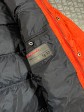 Carica l&#39;immagine nel visualizzatore di Gallery, Prada Milano Bright Orange Nylon Puffer Jacket -