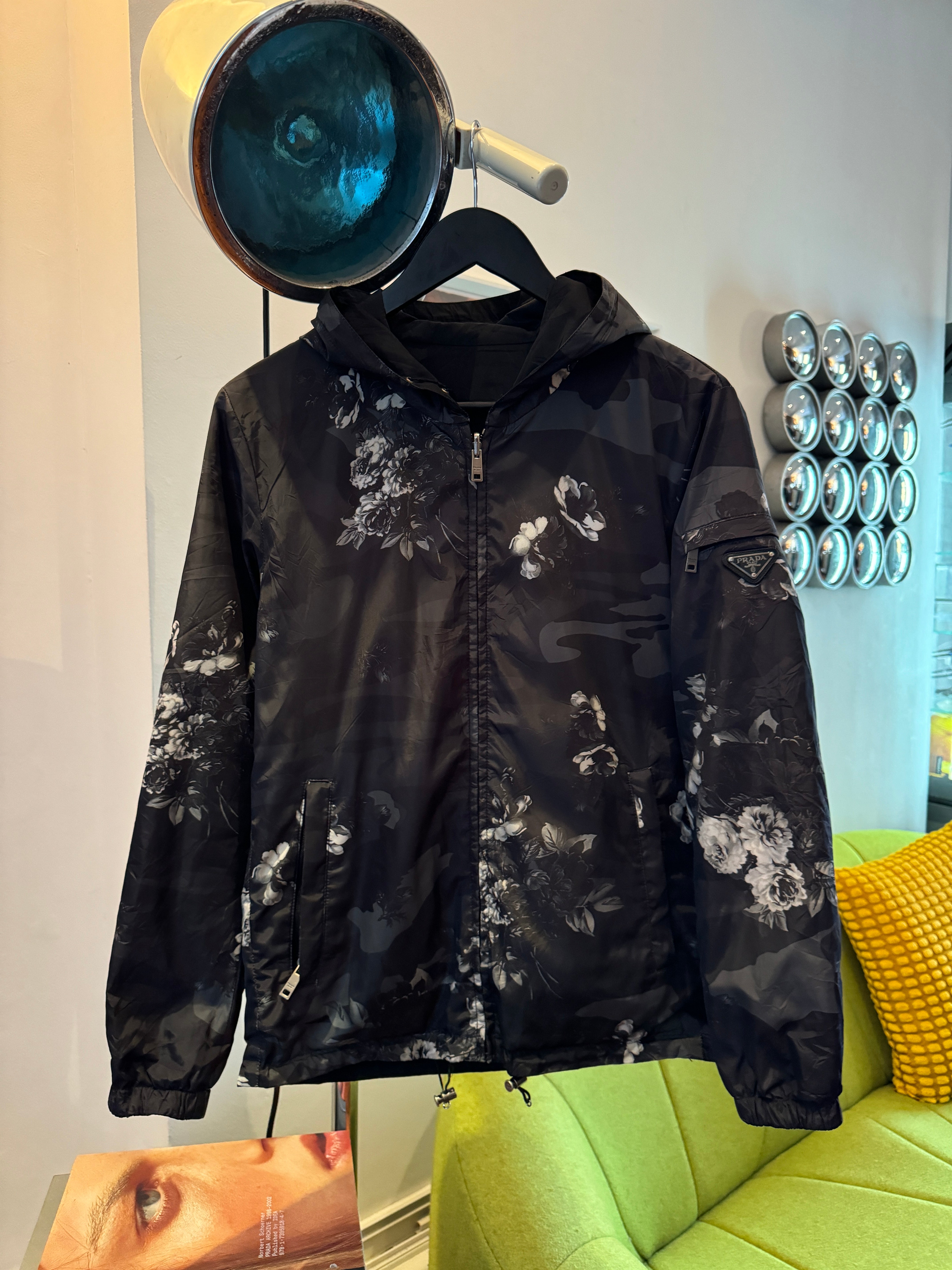 ジャケット PRADA FLORAL JACQUARD JACKET Prada Floral Print Nylon Zip-front Jacket, Blue Pattern In