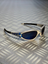 Carica l&#39;immagine nel visualizzatore di Gallery, 1990’s Oakley Blue Flame Straight Jacket Sunglasses