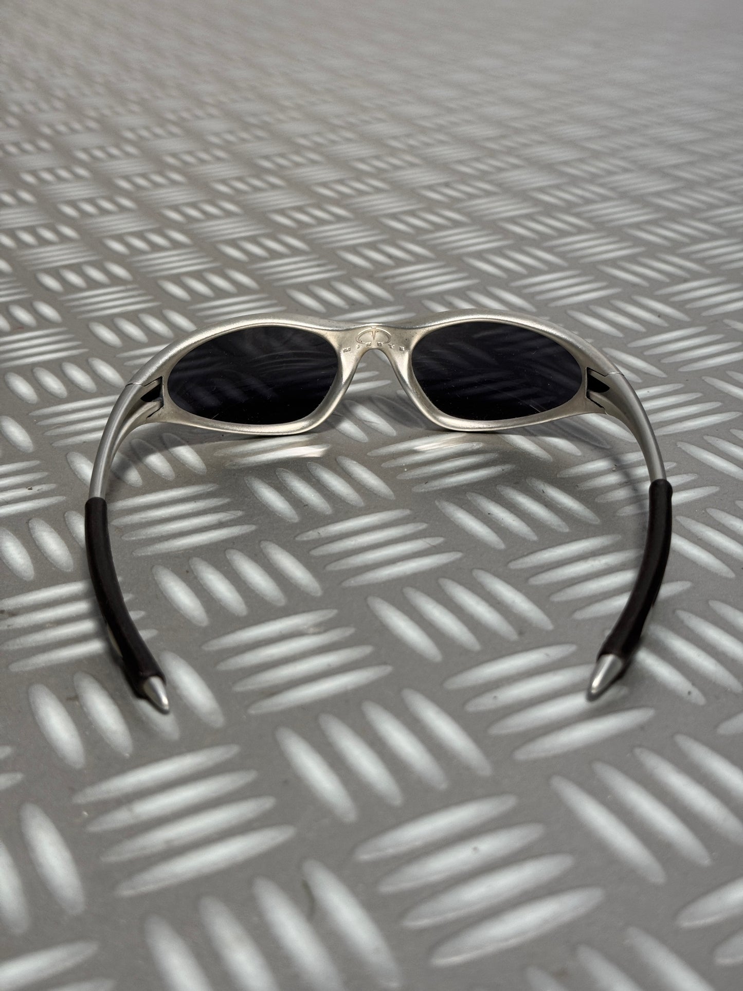 Oakley Gen 1 Silver Minute Sunglasses