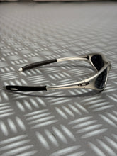 Load image into Gallery viewer, Oakley Gen 1 Silver Minute Sunglasses