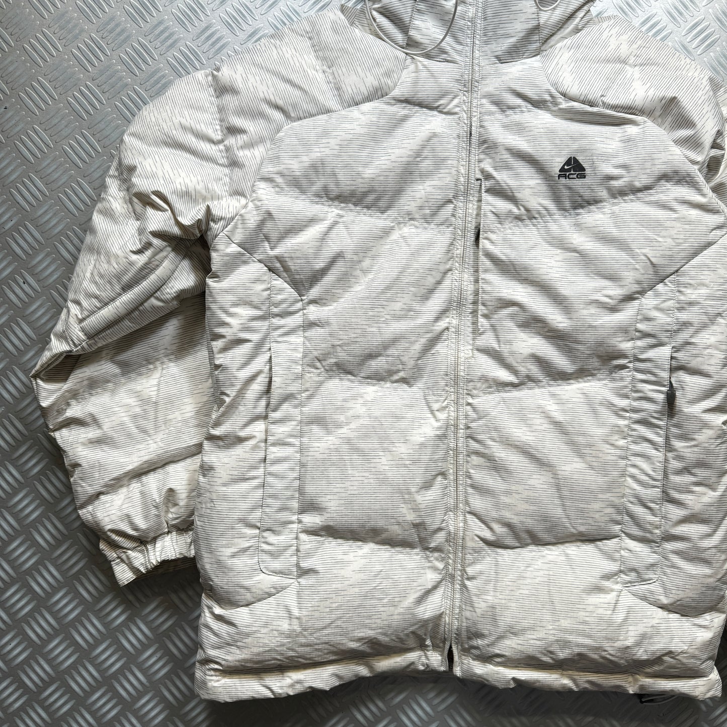 Early 2000’s Nike ACG White Lines Jacket - Large / Extra Large