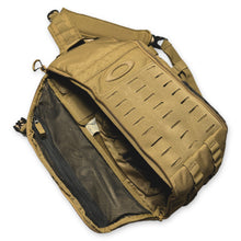 Carica l&#39;immagine nel visualizzatore di Gallery, Oakley Cross Body Transformable Tri-Harness Shell Bag