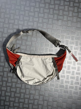 Carica l&#39;immagine nel visualizzatore di Gallery, Early 2000&#39;s Prada Sport Orange / Ivory Mesh Cross Body Sling Bag