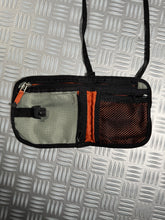 Charger l&#39;image dans la galerie, Early 2000’s Nike ACG Mini Side Bag/Wallet