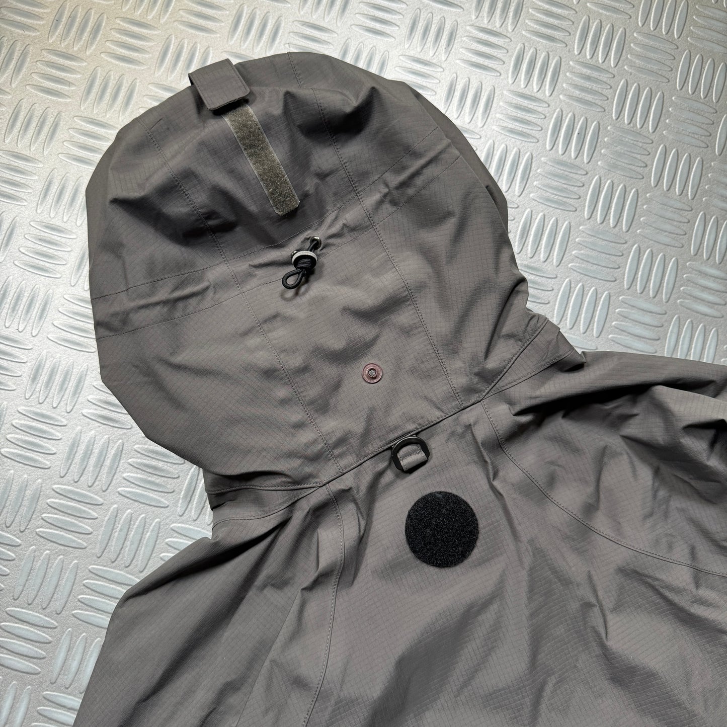 Early 2000’s Montbell Grey Magnetic Pocket Shell Jacket - Medium / Large