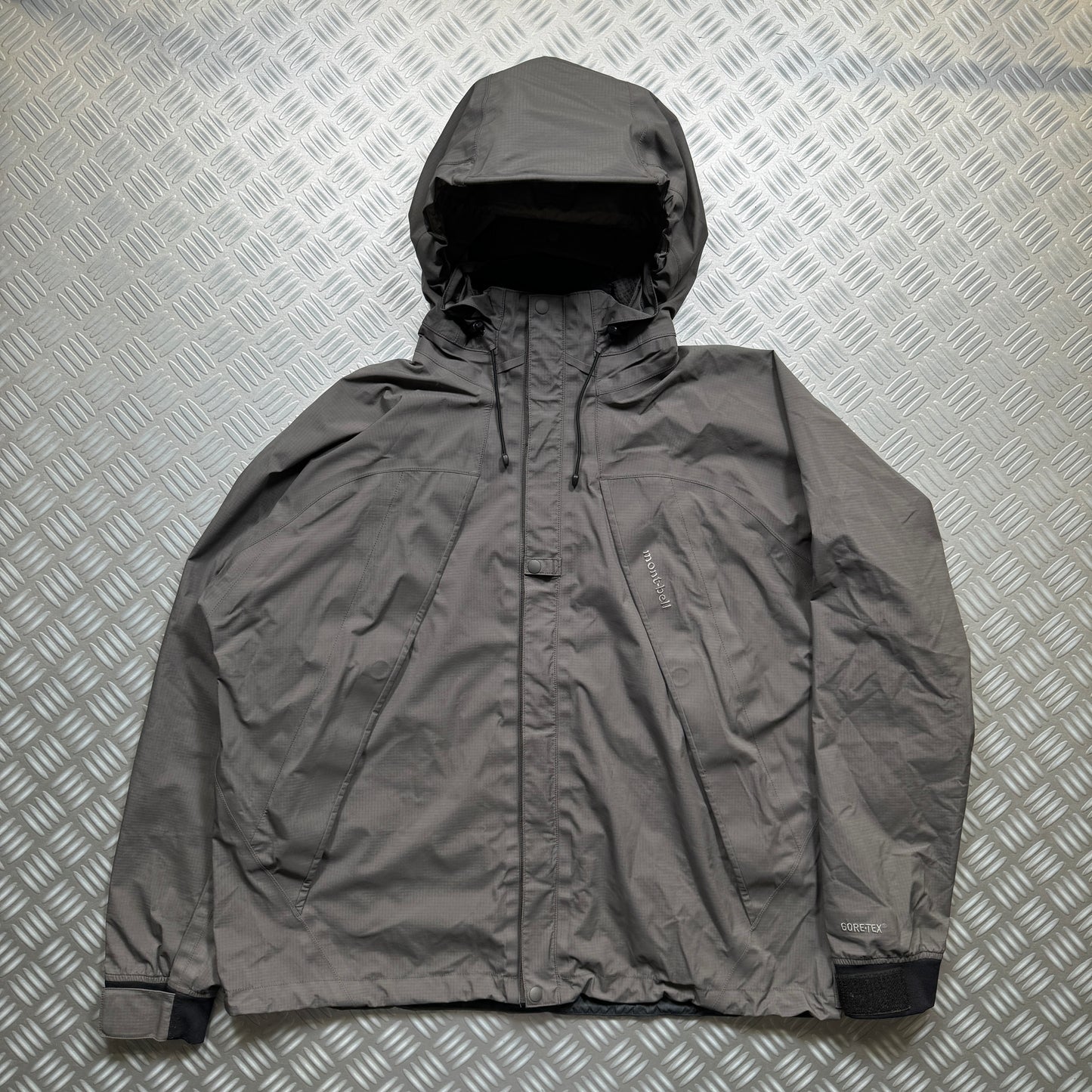 Early 2000’s Montbell Grey Magnetic Pocket Shell Jacket - Medium / Large