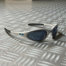 Load image into Gallery viewer, Oakley Minute Silver/Blue Sunglasses