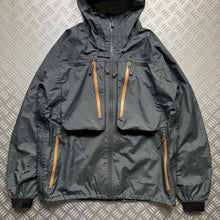 Charger l&#39;image dans la galerie, Early 2000’s Montbell Taped Seam Multi Pocket Shell Jacket - Medium / Large